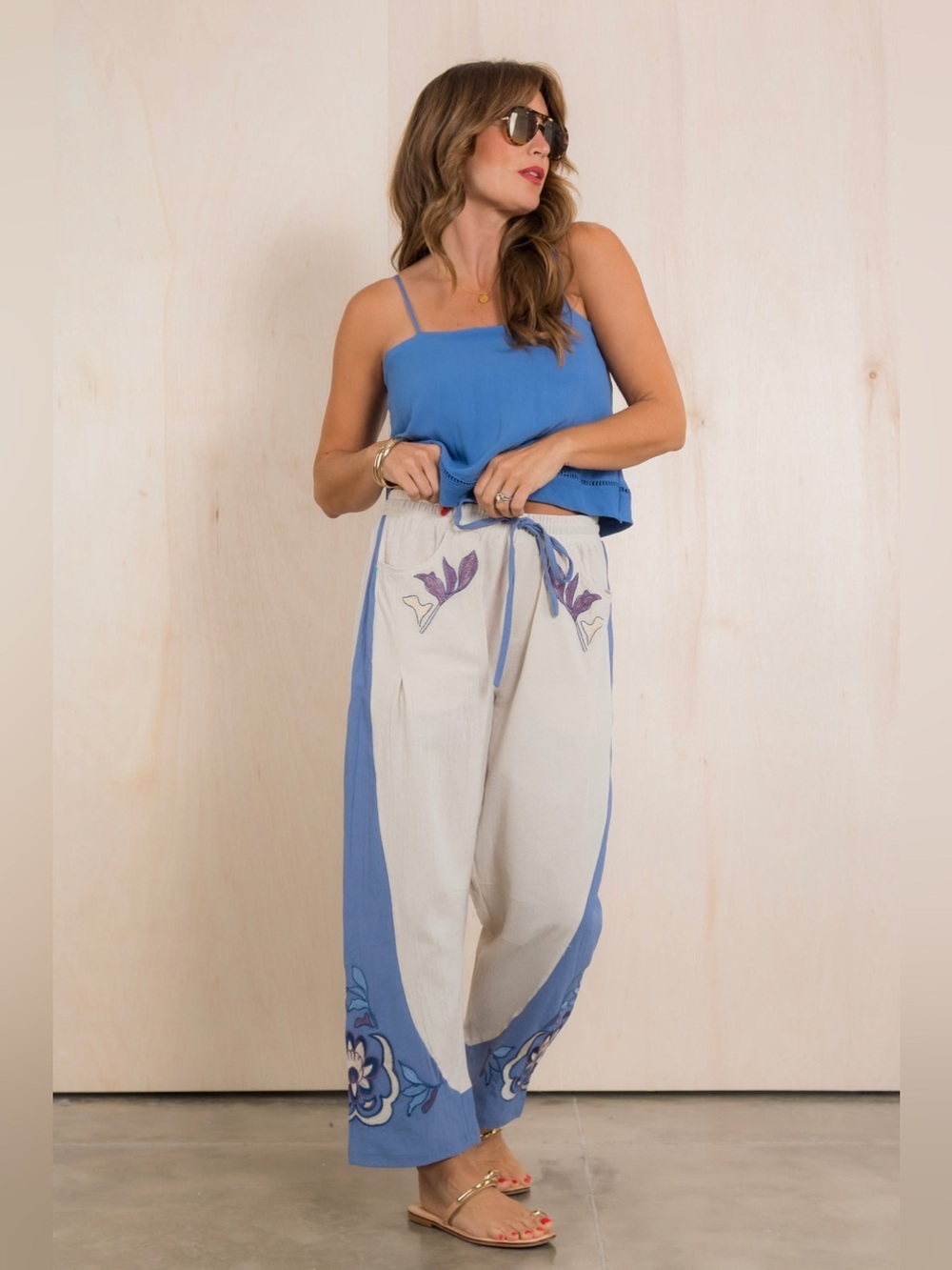 Umgee Floral Embroidered Barrel Pull On Pant Size Medium Boho-Coastal - Picture 10 of 10